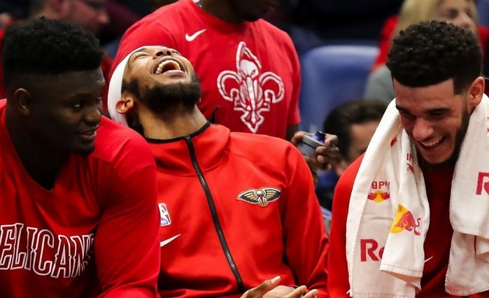  鹈鹕状元锡安遭遇左膝扭伤  