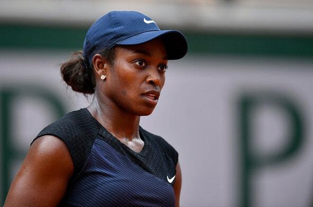  文班亚马盖帽三双刷新菜鸟历史纪录  